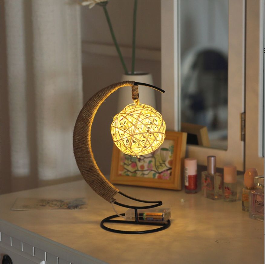 Rattan Moon Lamp – Copper Wire Crescent Night Light USB/Battery Operated For Eid, Ramadan & Home Decor