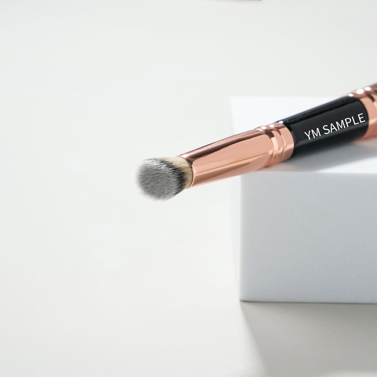 Luxury 2-in-1 Vegan Double Ended Makeup Brush – Custom Logo Rose Gold Brush Set