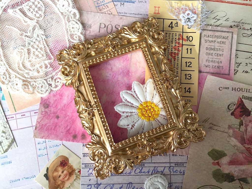 Gold Retro Mini Wedding Picture Frame – Acrylic & Wood Hanging Frame For Home Decor & Gifts