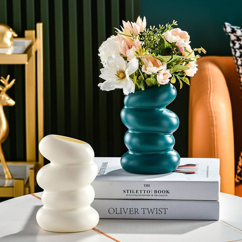 Nordic Style Plastic Spiral Vase – Creative Flower Arranging & Decorative Ornament